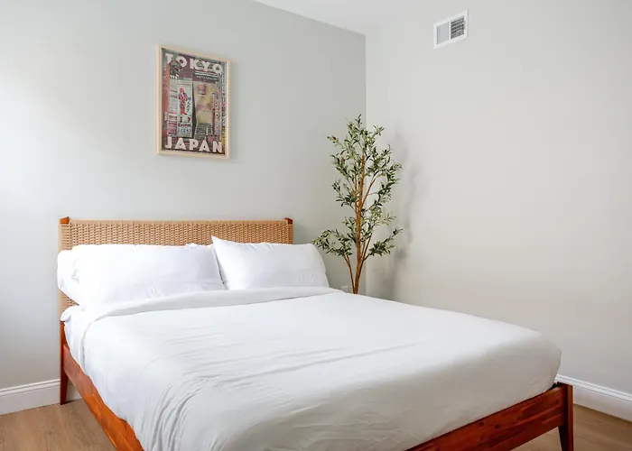 Stylish Stay In Center City, French-Japanese & Minimalist Vibes