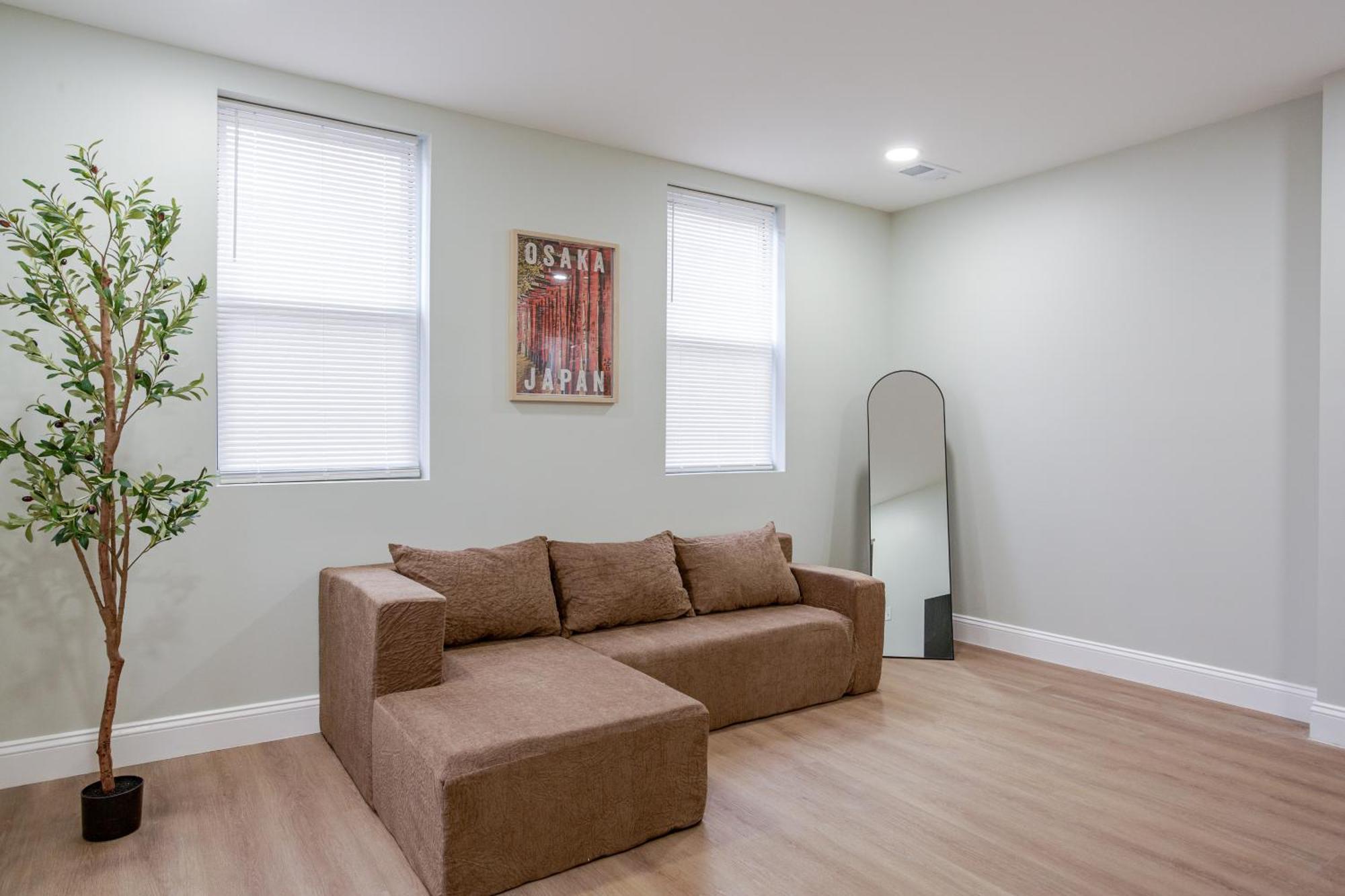 Stylish In Center City, French-japanese & Minimalist Vibes * Philadelphia