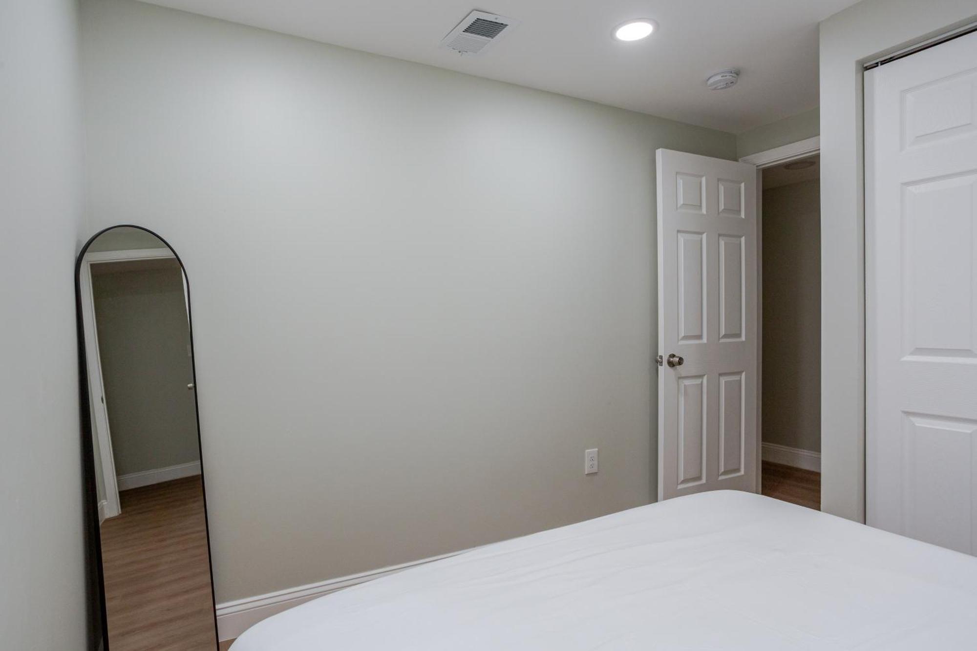 Stylish In Center City, French-japanese & Minimalist Vibes * Philadelphia